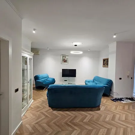City Center Redi Apartment Tirana